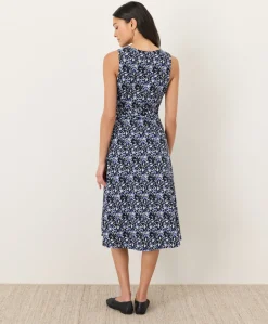 Organic Fit & Flare Easy V-Neck Dress