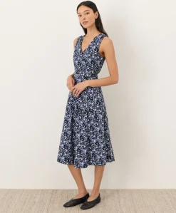 Organic Fit & Flare Easy V-Neck Dress