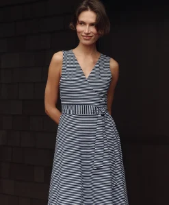 Organic Fit & Flare Easy V-Neck Dress